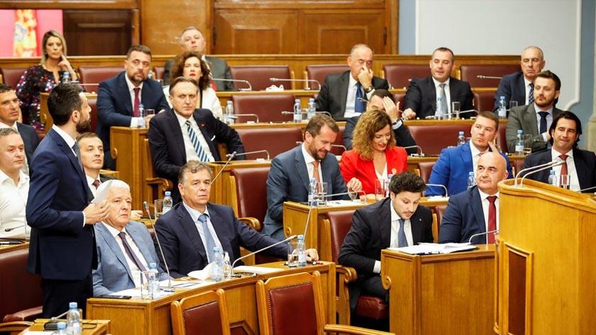 Iranpress: Montenegrin PM ousted after losing no-confidence vote