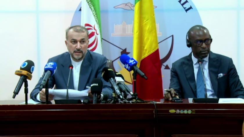 Iranpress: Iran grants 100,000 doses of Barekat vaccine to Mali, FM says