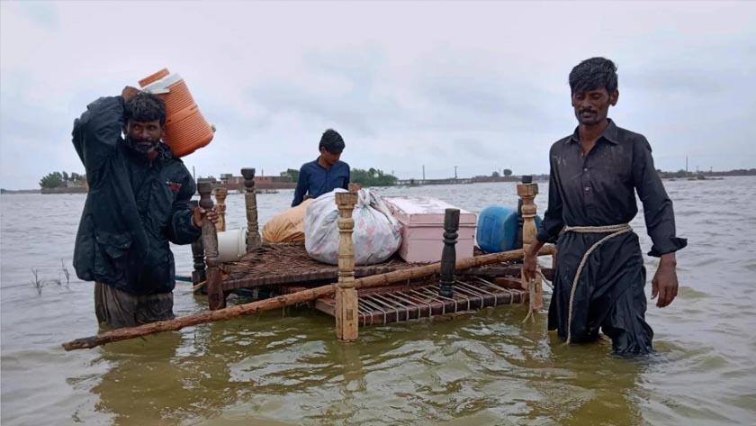 Iranpress: Floods death toll in Pakistan hits 937