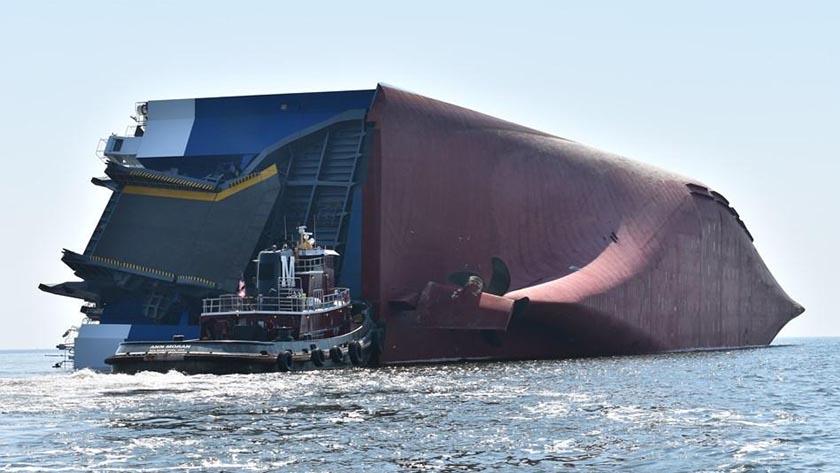 Iranpress: 11 missing as cargo ship capsizes in central Indonesia