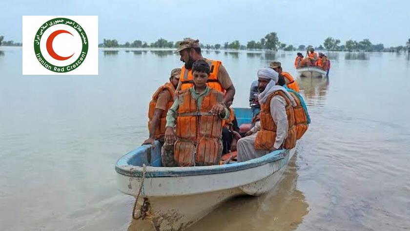 Iranpress: Iran stands besides Pakistani brothers; IRCS to send aid to flood victims