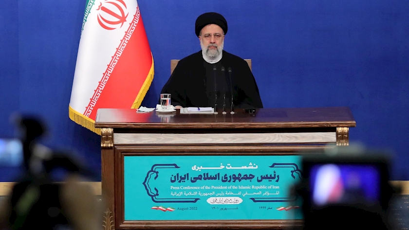 Iranpress: Raisi: Government is following on people-orientation roadmap