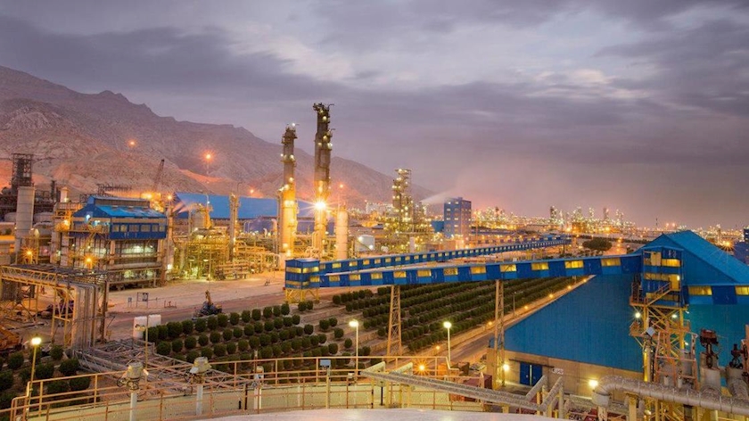 Iranpress: Iran ,Syria confer on boosting cooperation in Petroleum industry
