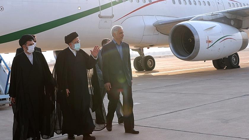 Iranpress: Raisi arrives in Khuzestan to launch water project