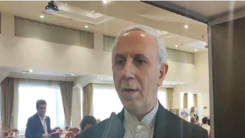 Iranpress: Iran to expand economic cooperation with all its neighbours