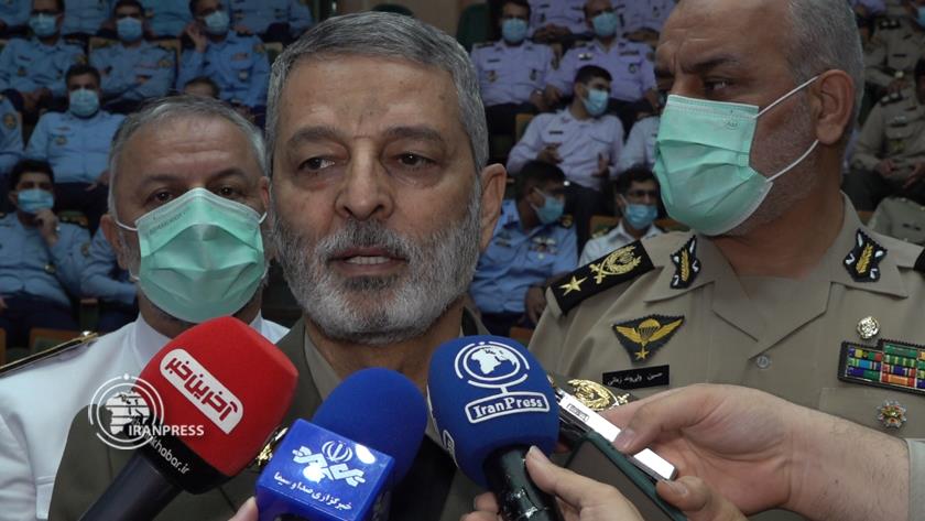 Iranpress: Iran’s army chief elaborates on encounter with American maritime drones