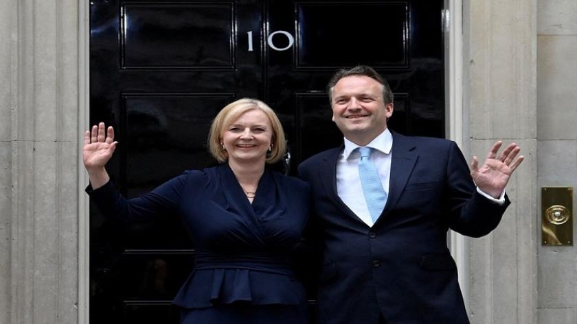 Iranpress: No white man has a top job in Truss