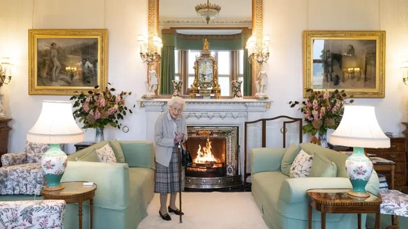 Iranpress: Doctors concerned about Queen Elizabeth health