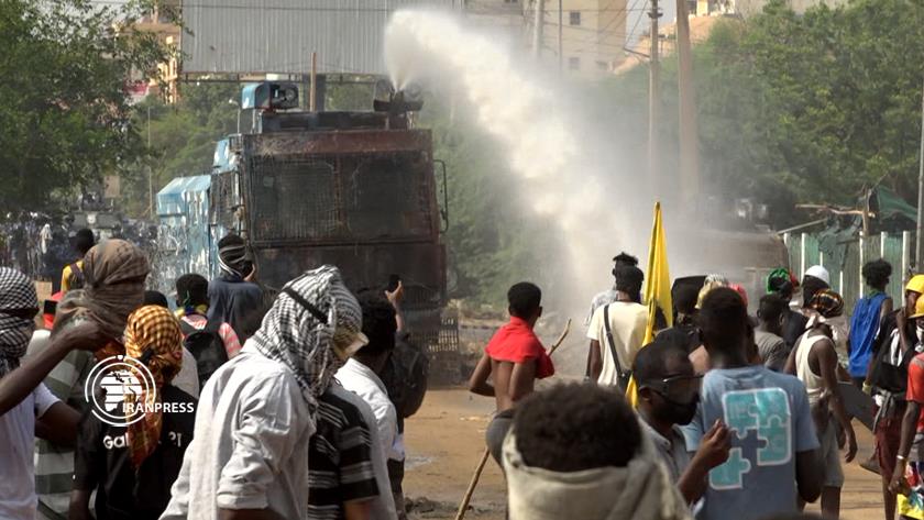 Iranpress: Millions of Sudanese protest against military regime