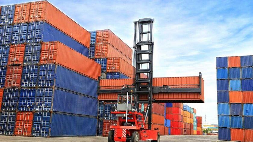 Iranpress: Iran exports 12 million tons of goods from Bushehr within 5 months