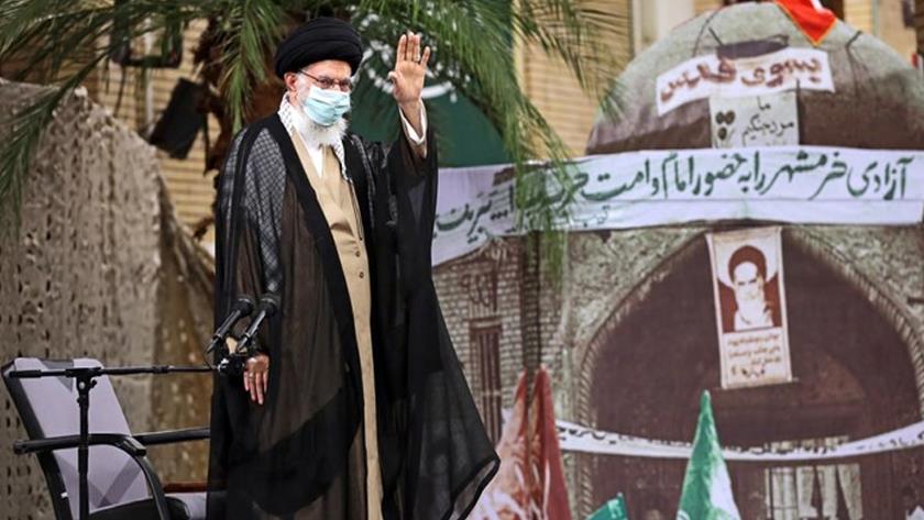 Iranpress:  Leader receives veterans and commanders of the Holy Defense 