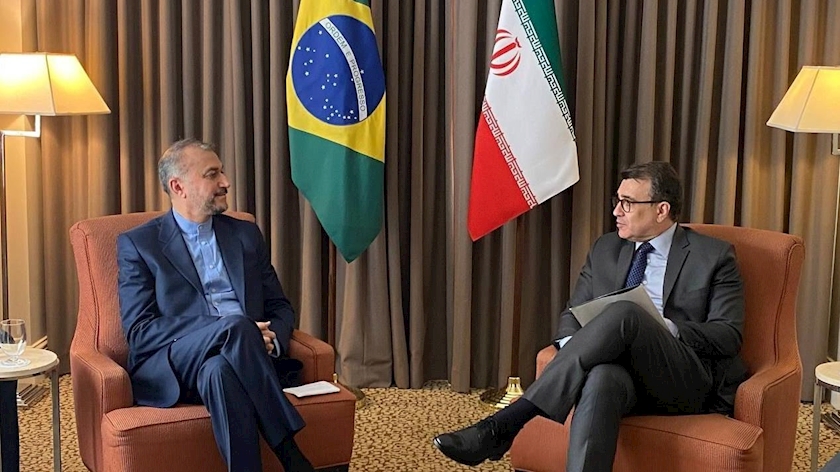 Iranpress: Iranian FM consults with counterparts on JCPOA in New York