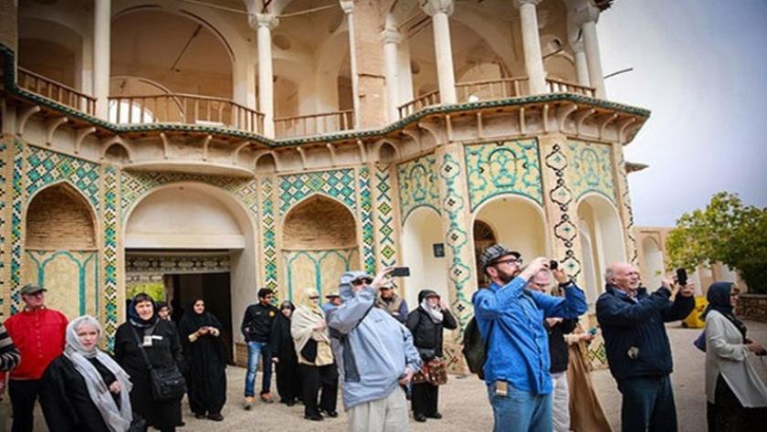 Iranpress: Around 3 million foreign tourists travel to Iran