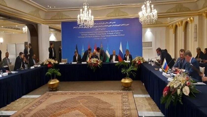 Iranpress: Iran, Central Asian countries issue joint statement on transit   