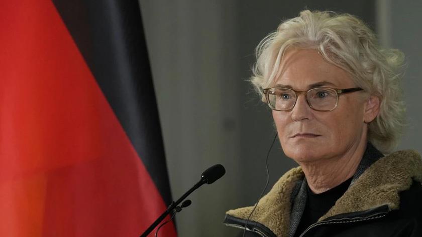Iranpress: First German IRIS-T air defence system in Ukraine, 3 more to come: Minister