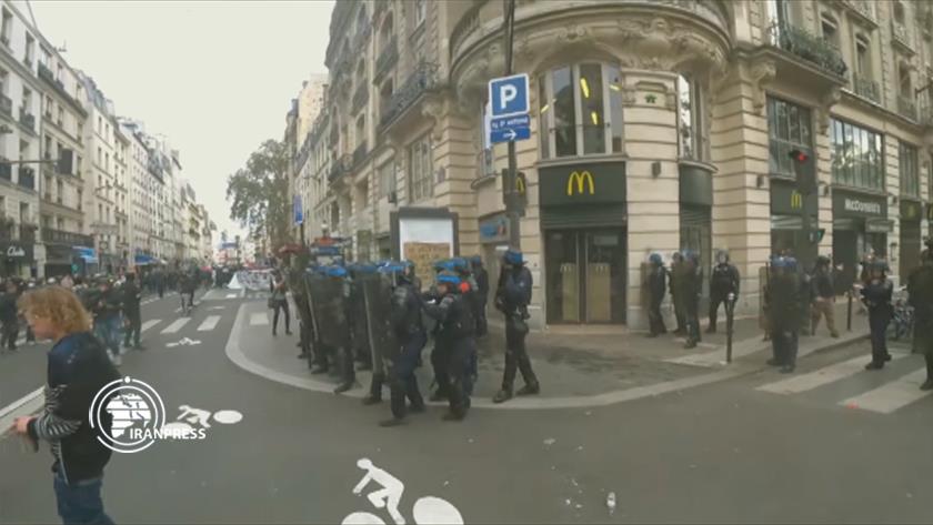 Iranpress: French police crackdown on massive protests against rising energy costs