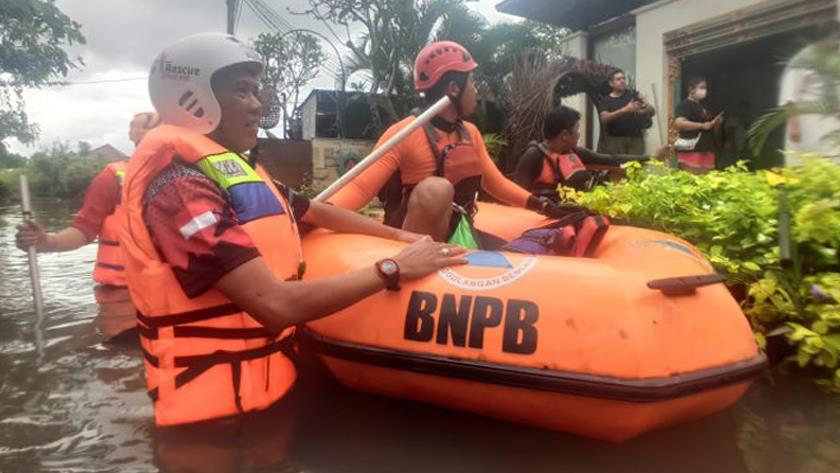 Iranpress: 6 killed in floods, landslides in Indonesia