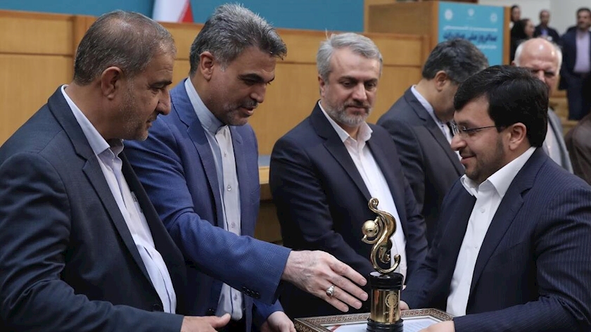 Iranpress: Shiraz petchem plant, Iran