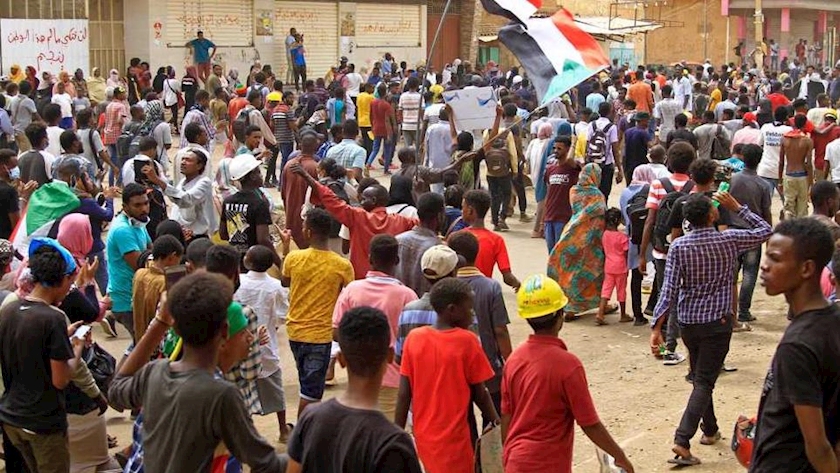 Iranpress: Death tolls in southern Sudan tribal clashes reaches 220