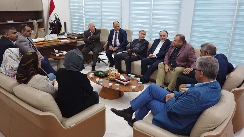 Iranpress: Iran to provide Iraqi people with high-tech medics