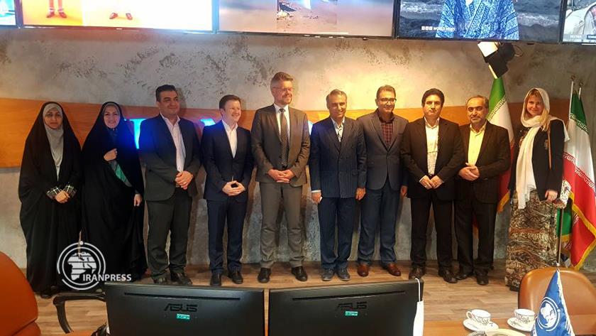 Iranpress: Russian media delegation visit IranPress
