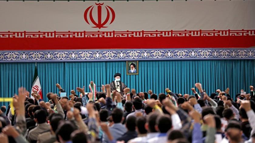 Iranpress: Students meet with leader 