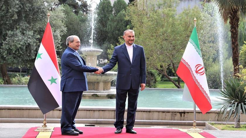 Iranpress: Iran FM welcomes his Syrian counterpart in Tehran