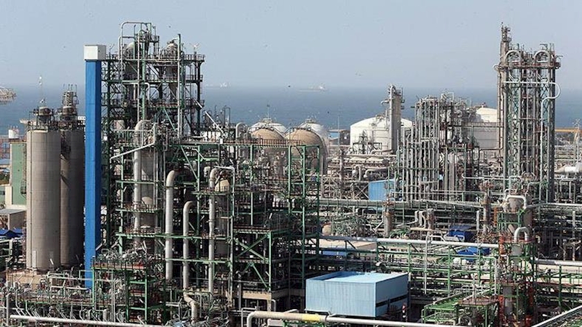 Iranpress: Iran ready to deliver oil to India: Ambassador