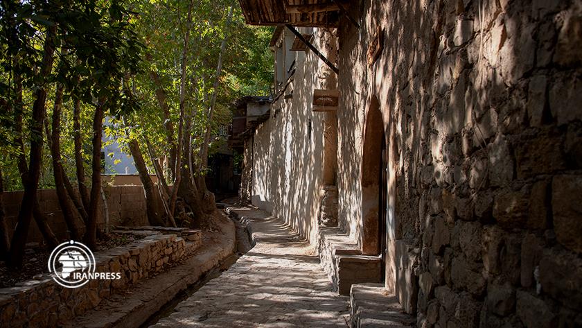 Iranpress: Qalat historical village; tourist attraction in southern Iran