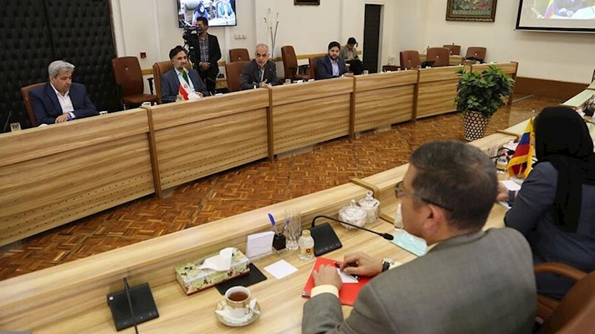 Iranpress: Venezuelan minister hails Iran