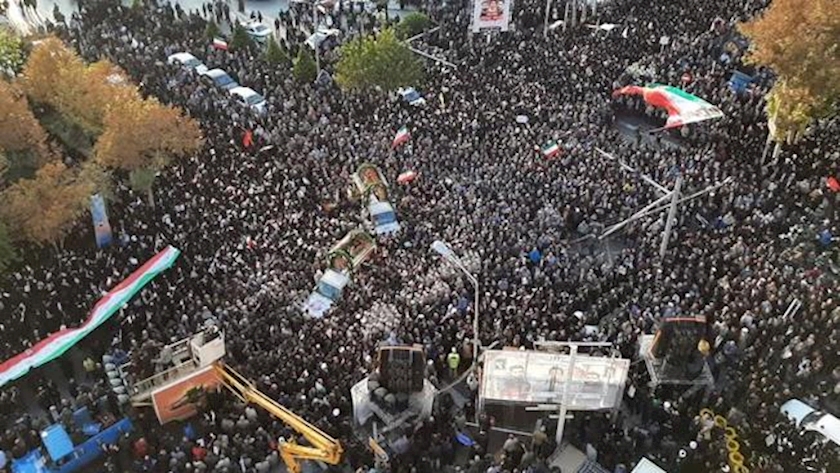 Iranpress: Funeral held for security defenders in Mashhad