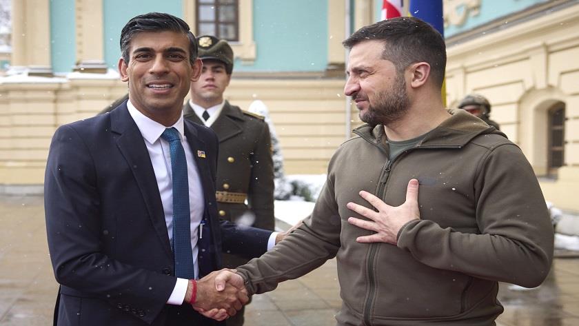 Iranpress: British PM meets Ukrainian President in Kyiv, offers new aid