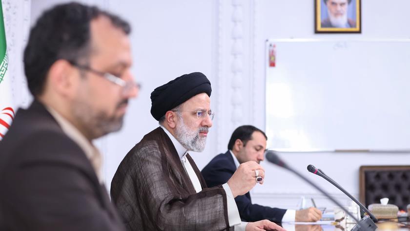 Iranpress: Those seeking to spread despair want to disrupt economic system: Raisi