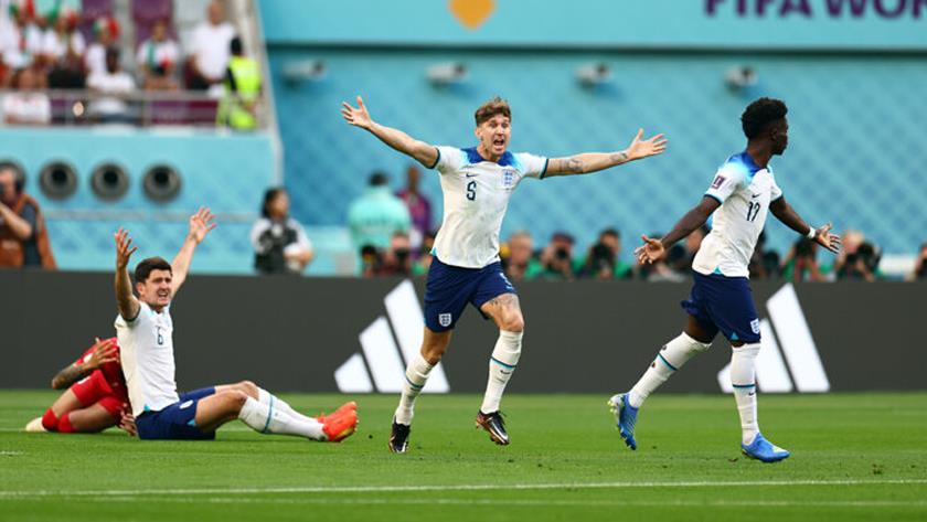Iranpress: Iran loses first half to England 0-3 at World Cup