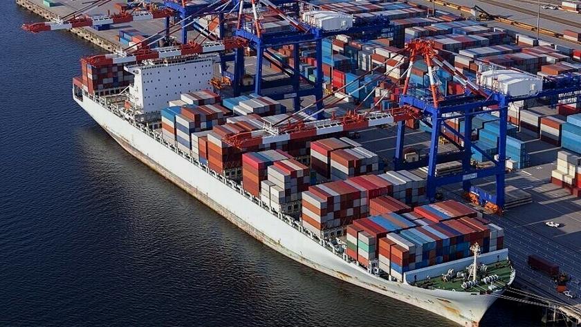 Iranpress: Tehran develops Customs diplomacy with neighboring countries