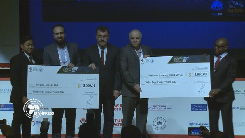 Iranpress: Iranian company wins award for best technology transfer project of D-8 