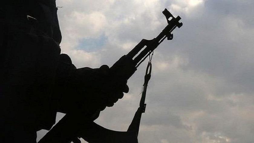 Iranpress: Armed criminals attack police officers in Zahedan, Southeast Iran