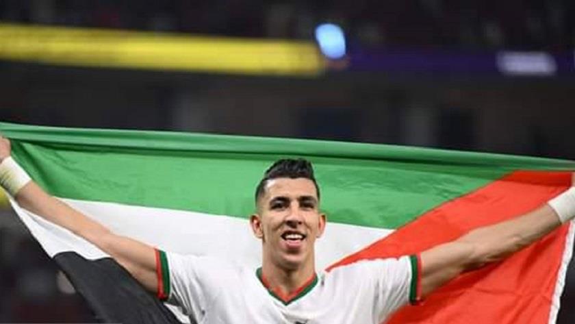 Iranpress: World Cup 2022: Morocco players raise Palestinian flags in celebration