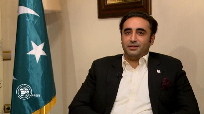 Iranpress: Zardari: Pakistan expects to talk with Afghanistan over terrorism