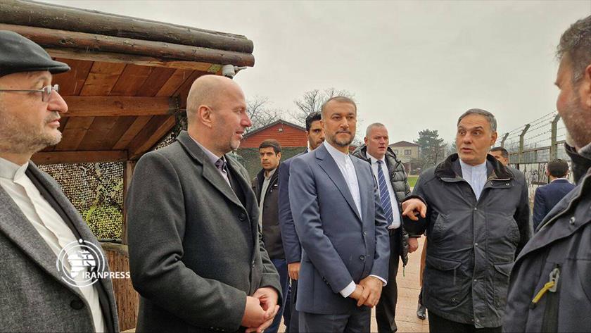 Iranpress: Iran FM visits Sarajevo Tunnel 