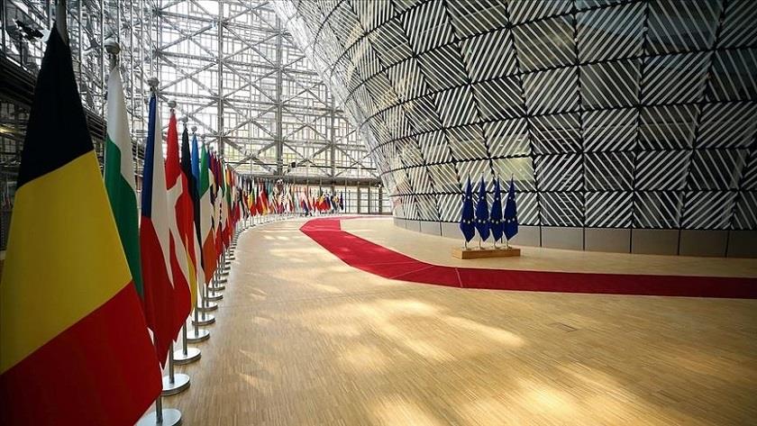 Iranpress: EU grants Bosnia and Herzegovina candidate status