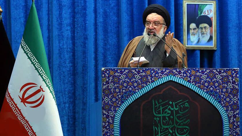 Iranpress: Friday Prayer leader of Tehran: Three islands integral part of Iranian territory