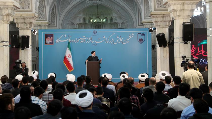 Iranpress: Raisi: Science should be saviour for mankind