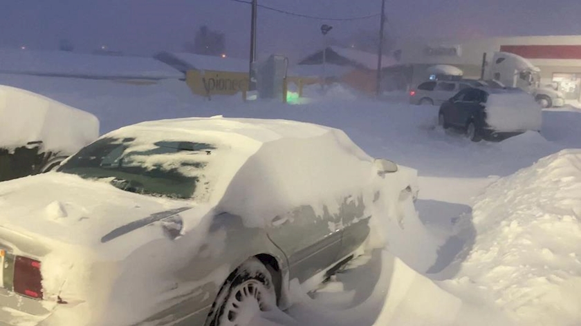 Iranpress: Tens of thousands left without power after heavy storm in US northeast