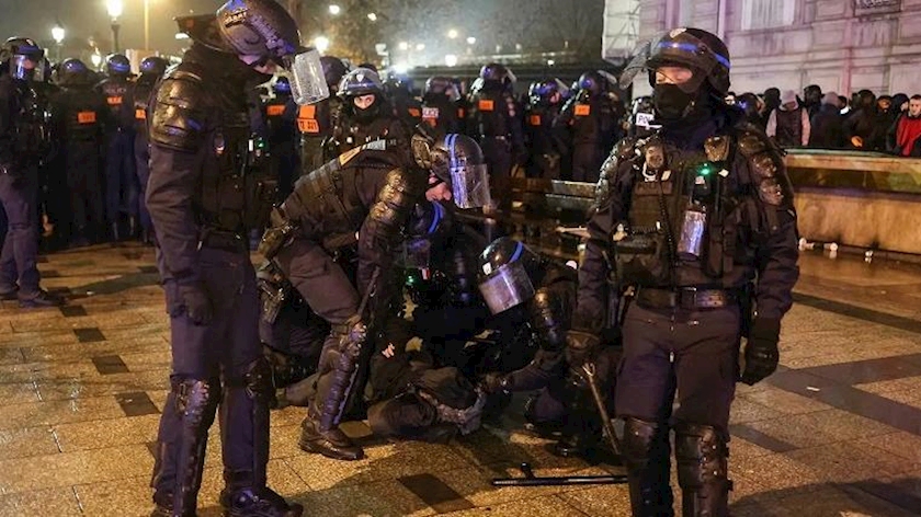 Iranpress: Riots in France after the final loss in Qatar World Cup