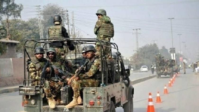 Iranpress: Explosion, suicide attack in Pakistan leave 23 dead and injured