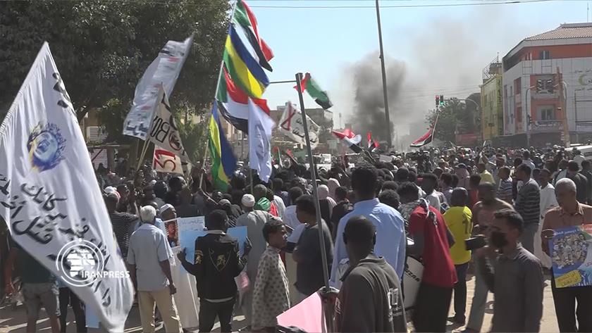 Iranpress: Sudanese stage massive demonstrations to mark December revolution anniversary