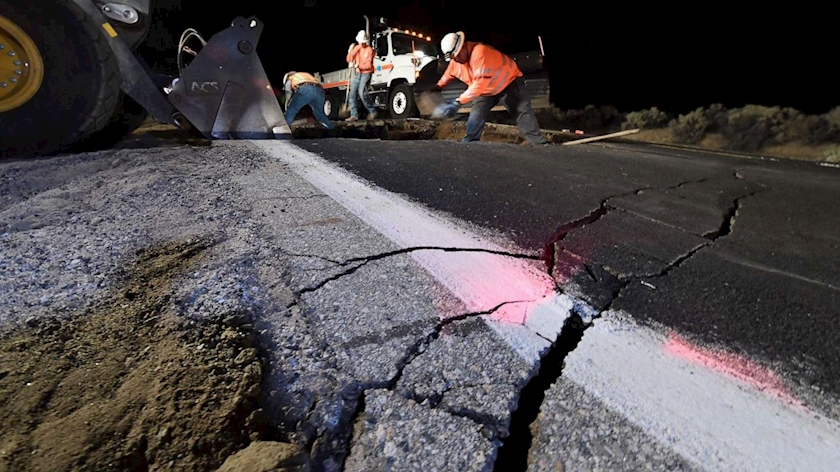 Iranpress: California earthquake leaves over 70,000 people without power