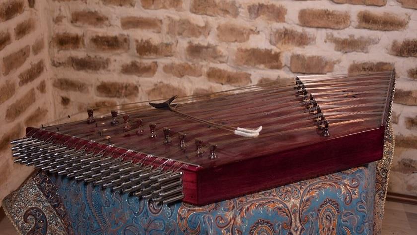 Iranpress: Santur; What Iran is known for