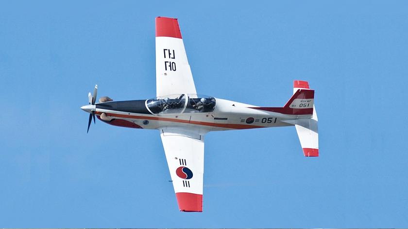 Iranpress: S.Korean fighter jet crashes in northeastern region
